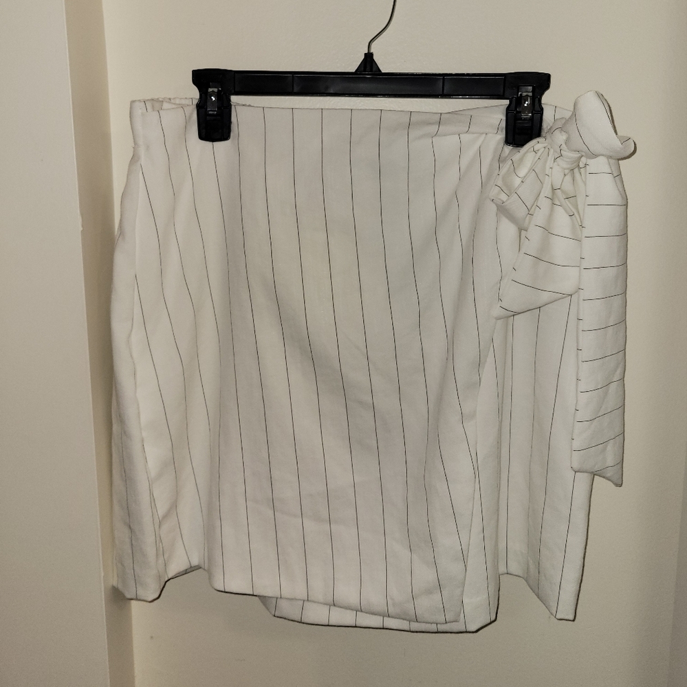 Maison d’Amelia white and black stipe. Wrap skirt